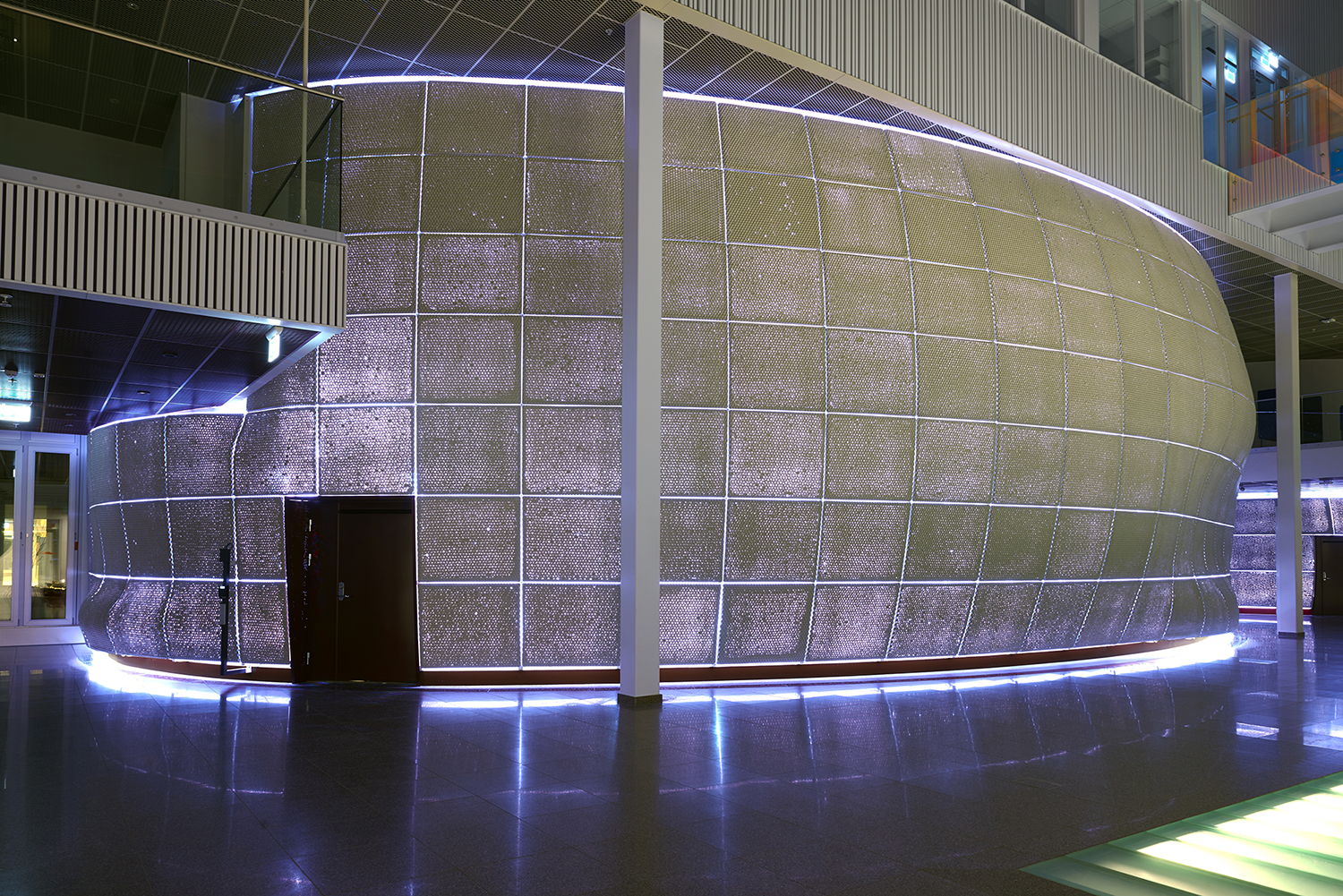 Neo - Concrete bubbles of love - är ett Butong designprojekt för Karolinska Institutet i Stockholm Neo - Betongbubblor av kärlek - ett akustiskt väggprojekt med Karolinska institutet